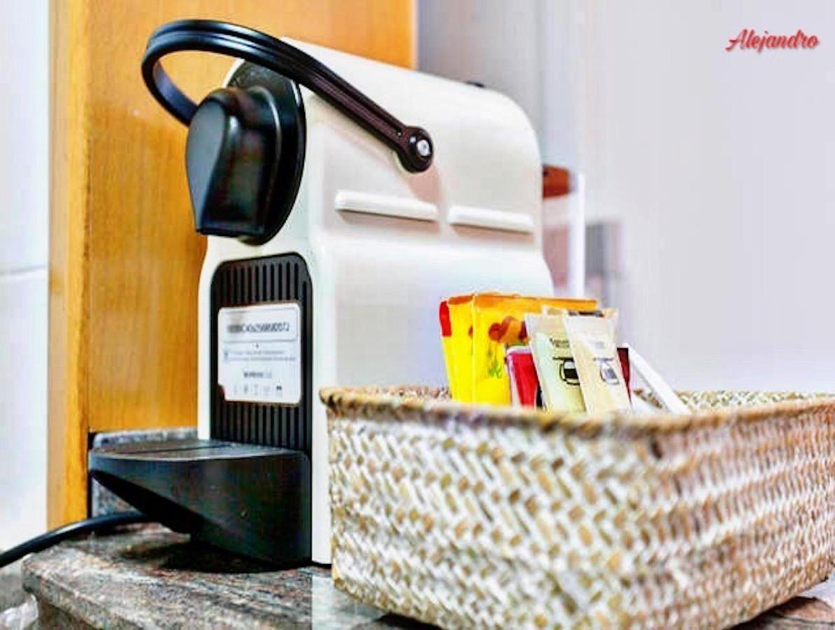 Alexander Apartments لقنت المظهر الخارجي الصورة