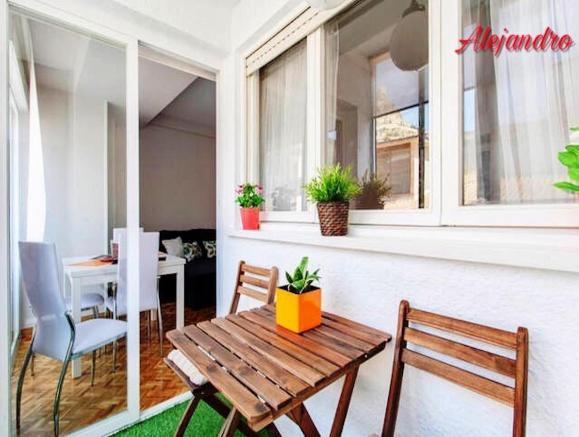 Alexander Apartments لقنت المظهر الخارجي الصورة