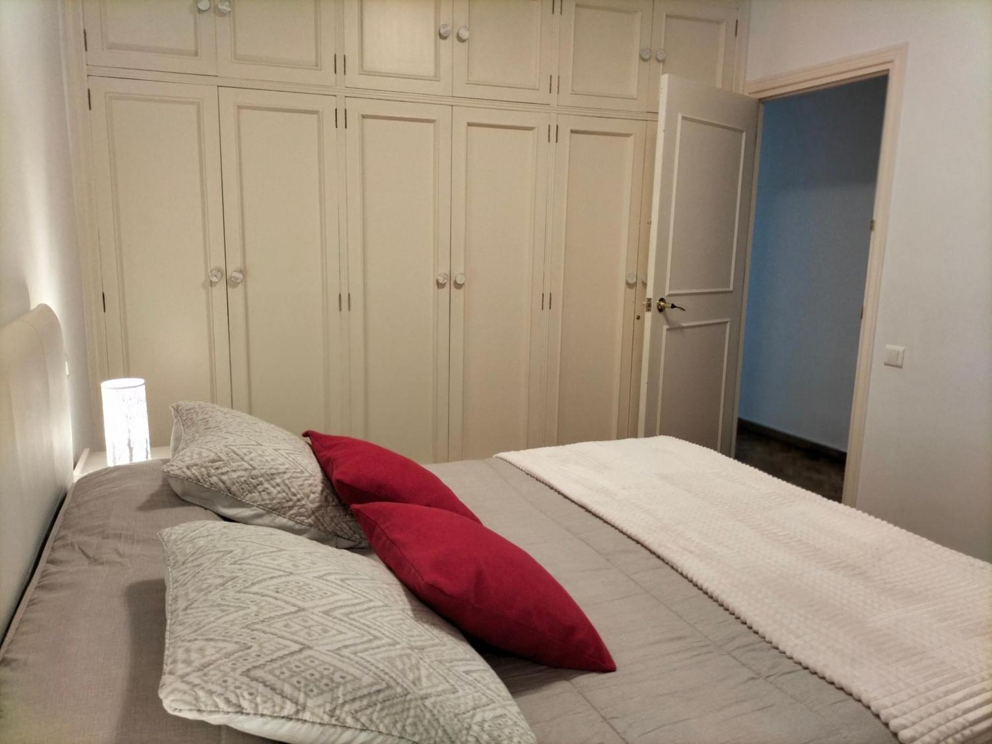 Alexander Apartments لقنت المظهر الخارجي الصورة