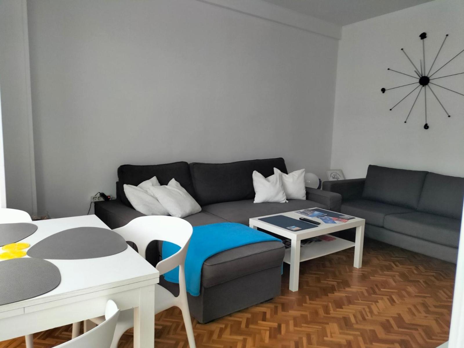 Alexander Apartments لقنت المظهر الخارجي الصورة