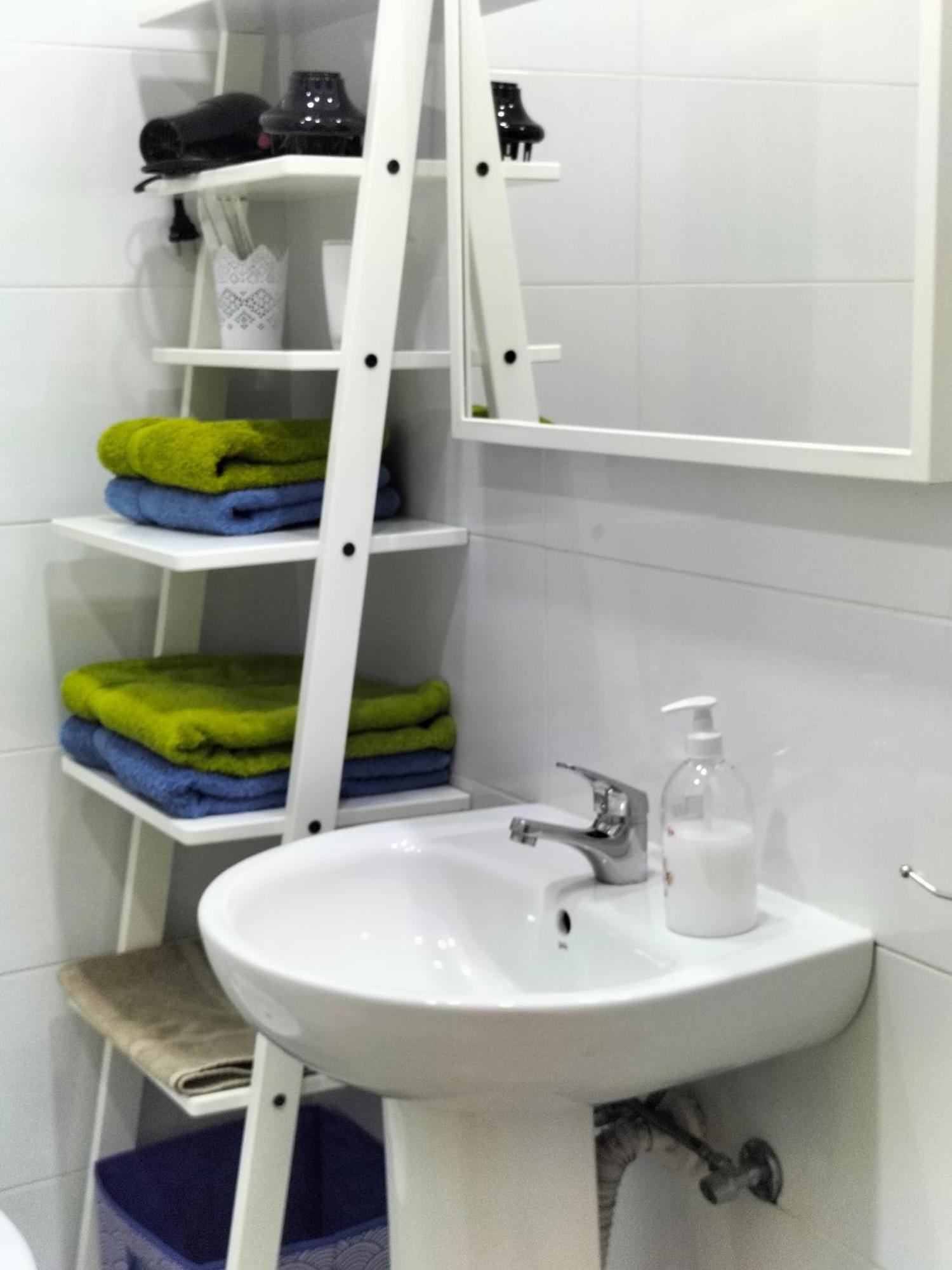 Alexander Apartments لقنت المظهر الخارجي الصورة